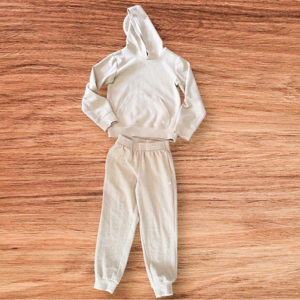 Kids tan ribbed Hoodie and Jogger Set sz 7/8